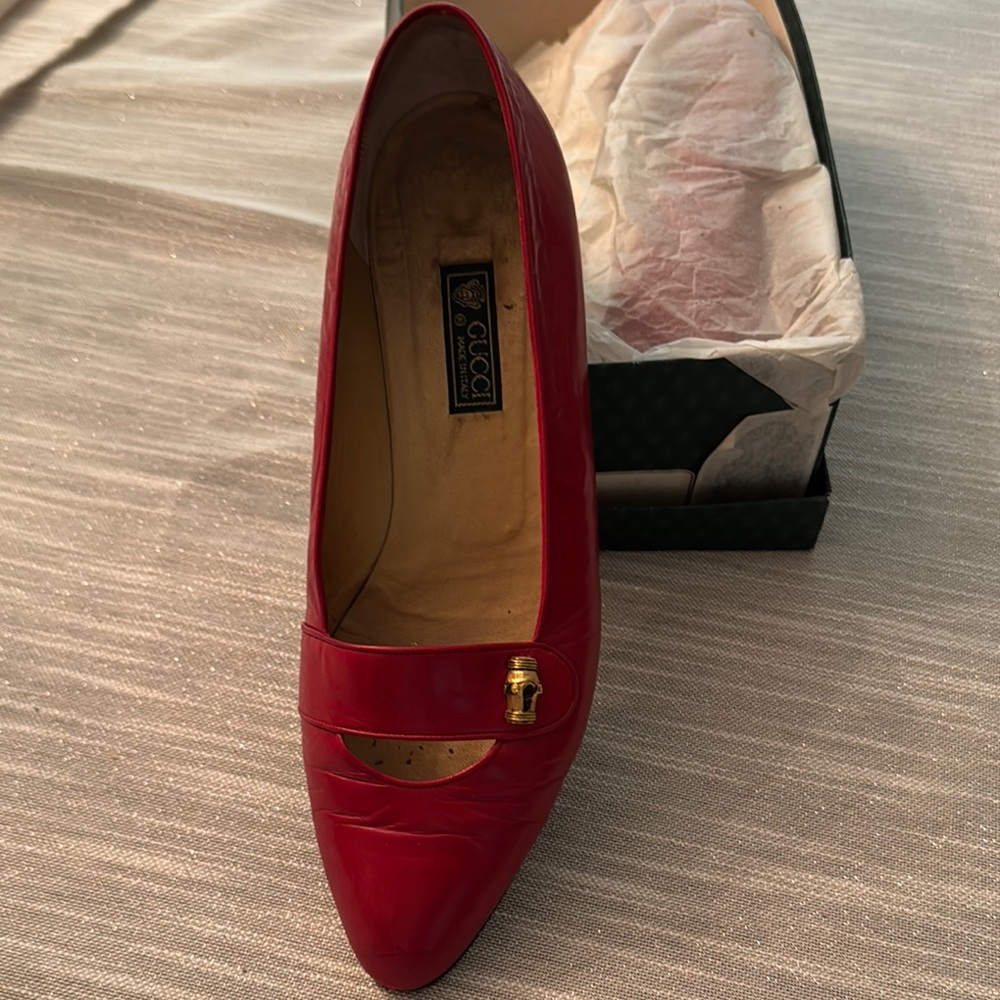 Gucci Red Heeled Shoes Elegant Design